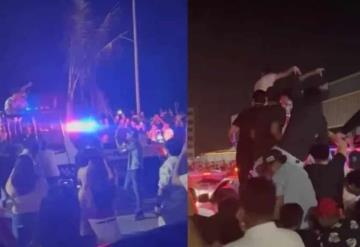 ¿Estuvo buena la fiesta? Jóvenes en Coatzacoalcos bailan arriba de una patrulla estatal