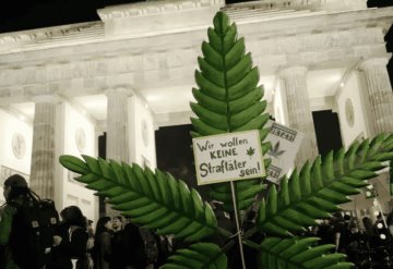 Alemania celebra legalización del consumo recreativo de cannabis