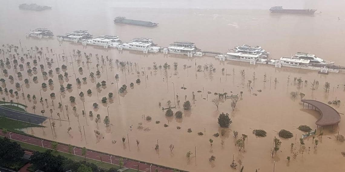 Tormentas históricas dejan muertos y desaparecidos en China