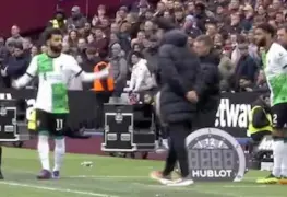¿Vestidor roto? Mohamed Salah y Jürgen Klopp protagonizan fuerte discusión durante el West Ham-Liverpool
