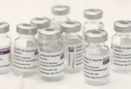 AstraZeneca admite que su vacuna contra Covid puede provocar trombosis