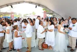 Unen sus vidas 30 parejas en Boda Colectiva en la Feria Tabasco 2024