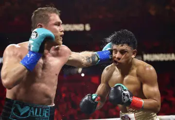 Canelo Álvarez vence a Jaime Munguía en pelea que sobrepasa expectativas