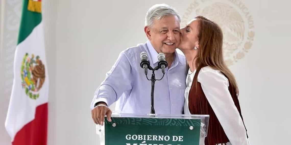 AMLO rechaza que se vaya a divorciar de Beatriz Gutiérrez Müller: "Vamos a seguir juntos"