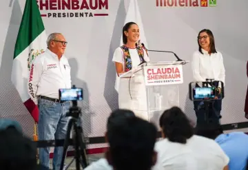 Claudia Sheinbaum recibe reconocimiento como Jefa de Gobierno