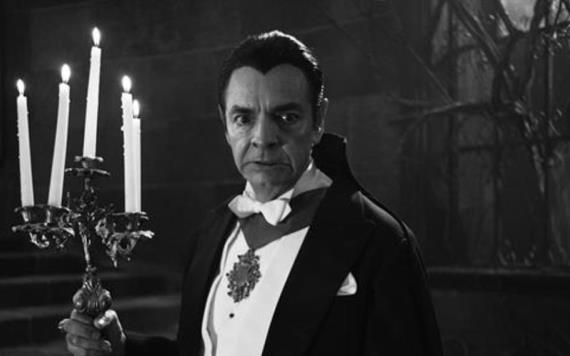 Eugenio Derbez interpretará a Drácula en Y llegaron de noche, comedia que revive cómo se grabó el filme en 1930 | FOTOS