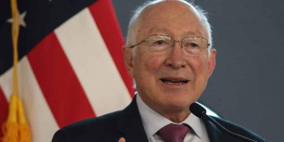 Ken Salazar lamenta la muerte de mexicanos tras accidente vial en Florida