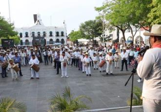 Tamborileros hacen historia