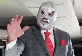El Hijo del Santo anuncia su gira de despedida donde apostará su máscara