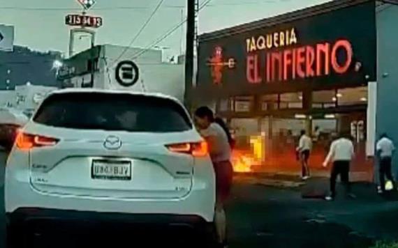 Tragafuegos rocía gasolina a mariachis y les prende fuego en Morelia