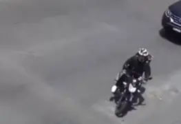 Por dar una vuelta prohibida motociclista en Puebla es impactado por coche