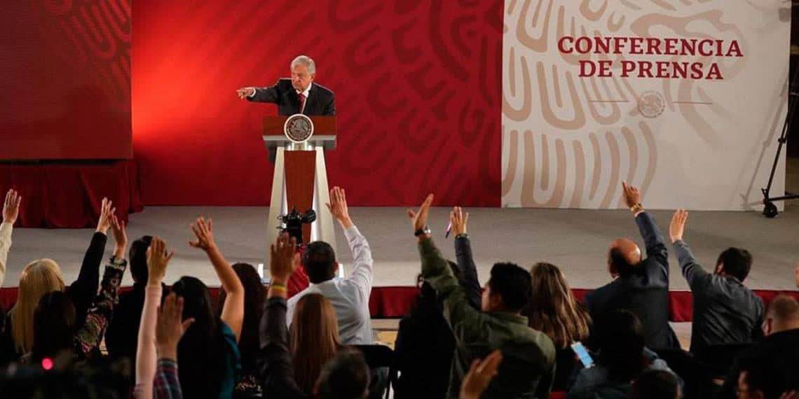 ¿Telereportaje, el origen de la mañanera de AMLO?