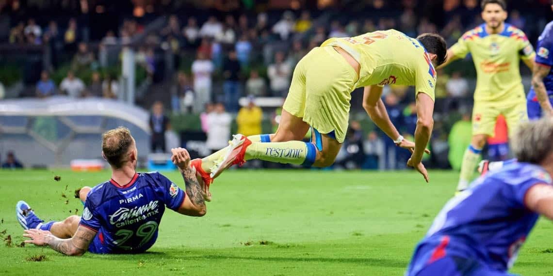 Revelan audios del VAR del polémico penal en la Final América vs Cruz Azul