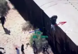 Difunden video de migrantes escalando muro y enfrentándose con elementos de la patrulla fronteriza