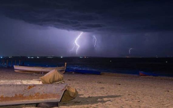 Un rayo impactó a 3 menores en playa de Puerto Rico