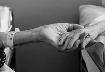 Insólito; abuelitos tras 65 años juntos murieron el mismo día a la misma hora