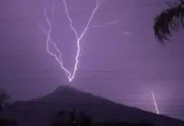Video: Espectacular tormenta de rayos en el Cerro de la Silla en Monterrey