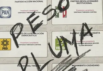 Joven presume que escribió Peso Pluma en boleta electoral; usuarios lo critican