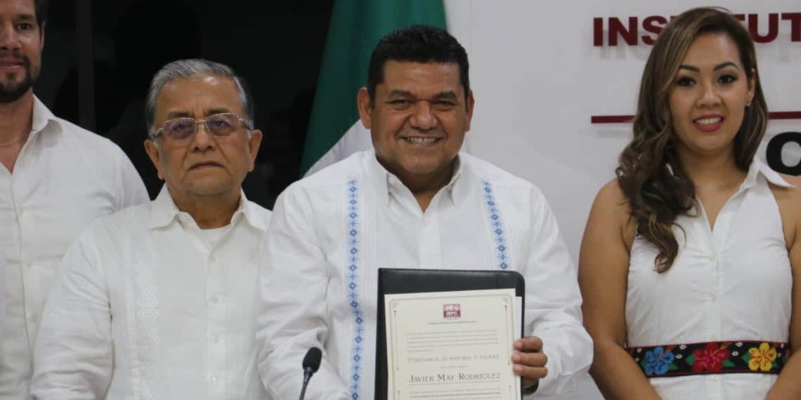 Javier May recibe constancia oficial como gobernador electo de Tabasco