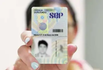 Ejercer sin cédula profesional y sus graves consecuencias penales