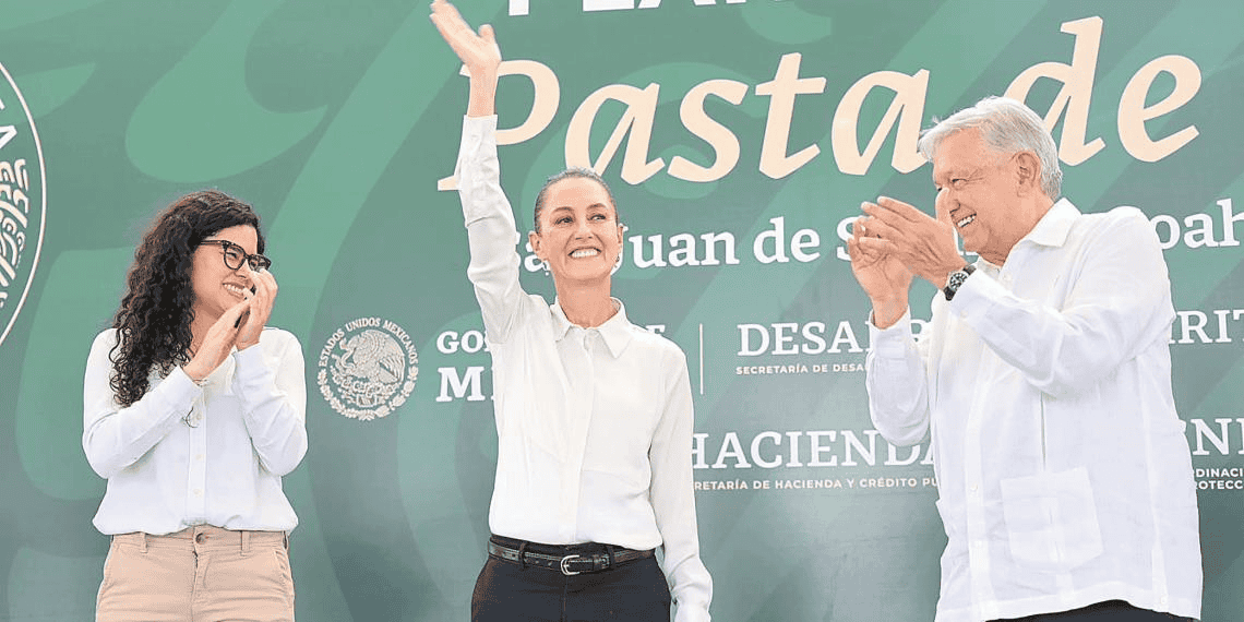 Elogia obrador a Claudia Sheinbaum