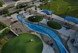 Tiroteo en parque acuático deja a 10 personas heridas, entre ellos a un niño de 8 años