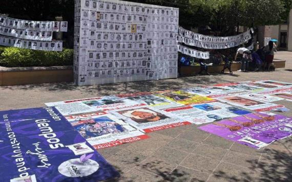 Feministas colocan tendedero de padres deudores alimenticios