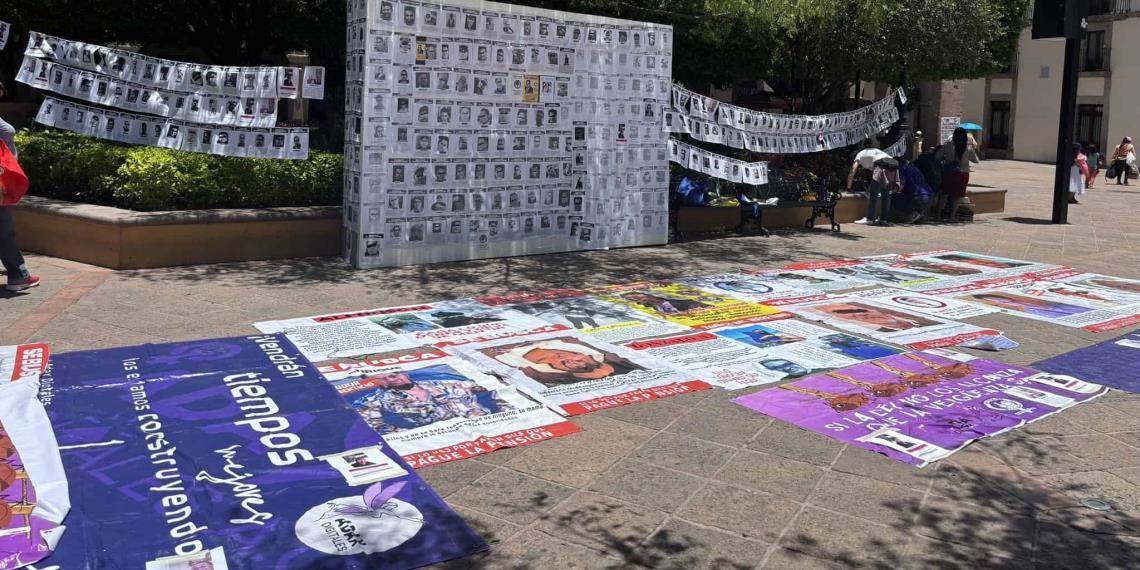 Feministas colocan tendedero de padres deudores alimenticios