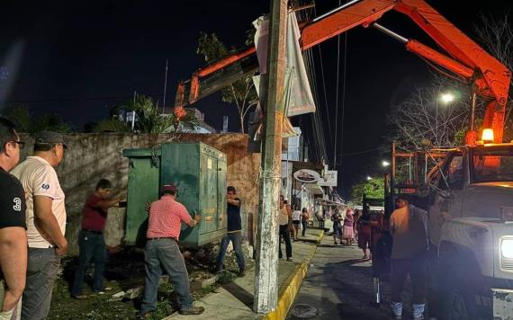 Gobierno de Comalcalco continúa haciendo frente y dando solución a vecinos por problemática con el servicio de energía eléctrica ahora en la colonia San Silverio