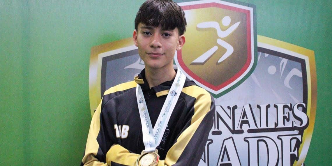 El taekwondoín tabasqueño Adrián Lara Aburto conquista el Oro en Jalisco