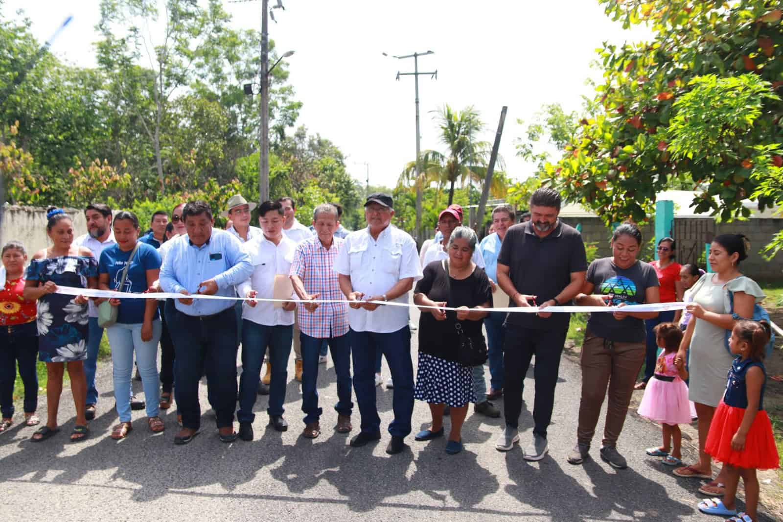 Gobierno de Comalcalco inaugura importante obra de pavimentación con mezcla asfáltica en la ranchería Potrerillo