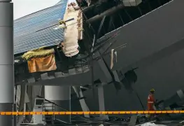 Colapsa parte del techo de un aeropuerto por las intensas lluvias en la India