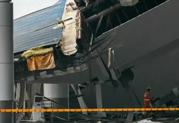 Colapsa parte del techo de un aeropuerto por las intensas lluvias en la India