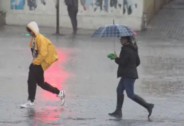 Onda tropical No. 6, se desplazará frente a las costas de Veracruz