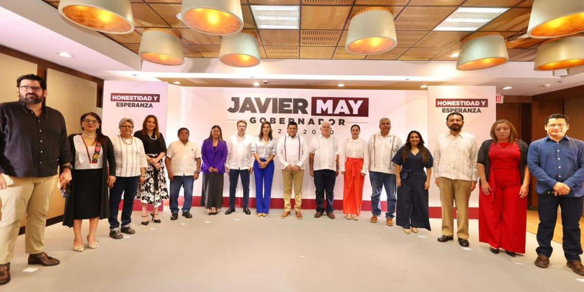 Javier May presenta su gabinete que esta a la altura de las circunstancias