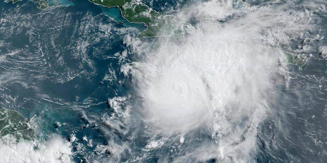 Huracán Beryl se desvía de México pero mantiene alerta en el Golfo