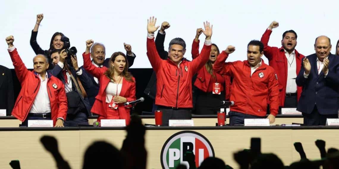 Delegados del PRI aprueban reelección de Alito Moreno