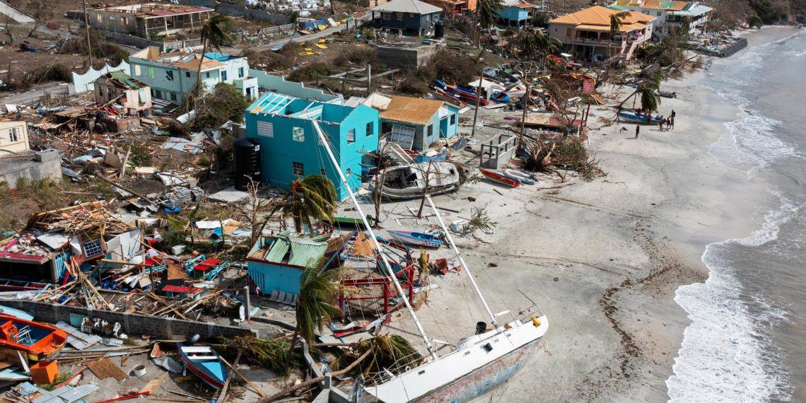 Beryl se debilita a tormenta tropical, deja un muerto en Texas y dos millones sin luz