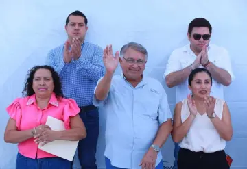Inauguran ampliación de la red eléctrica en media y baja tensión en la colonia Las Rosas, Comalcalco