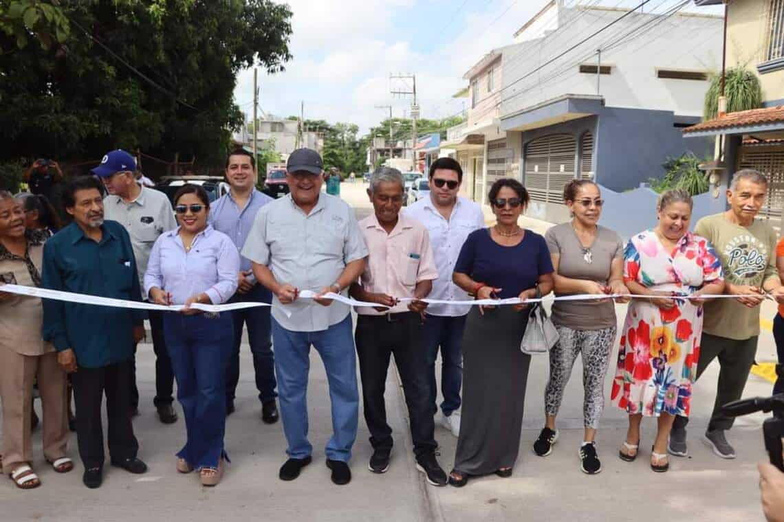 Inauguración de la Obra de Construcción con Concreto Hidráulico en la Calle Lucía Ovando, Colonia Solidaridad, Comalcalco