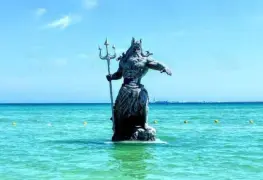 Estatua de Poseidón quedó inhabilitada por tiempo indefinido