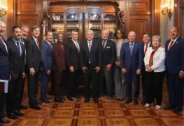 López Obrador se reúne con congresistas de Estados Unidos en Palacio Nacional