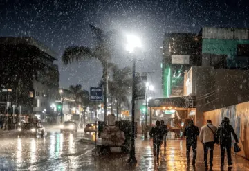 Onda tropical No. 11recorrerá lentamente el sureste y sur mexicano