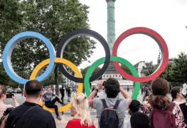 Inmigrantes afectados por JJ.OO. de París 2024 denuncian que Francia no es el país de la fraternidad