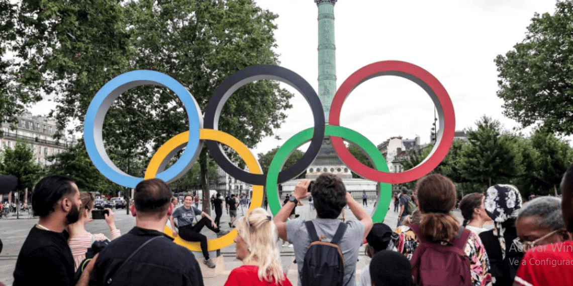 Inmigrantes afectados por JJ.OO. de París 2024 denuncian que Francia no es el país de la fraternidad