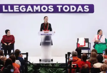 Anuncia Sheinbaum apoyos económicos para mujeres de 60 a 64 años