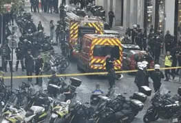 Un policía herido tras ataque con cuchillo en los Campos Elíseos de París
