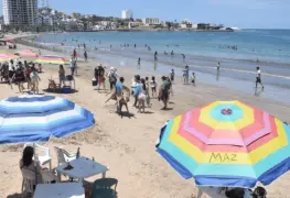 Por contaminación, en México 18 playas no son aptas para uso recreativo