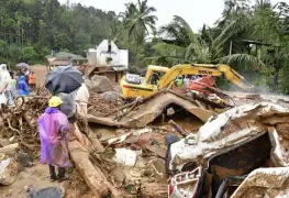 Reportan más de 100 muertos por desprendimientos de tierra en India tras intensas lluvias