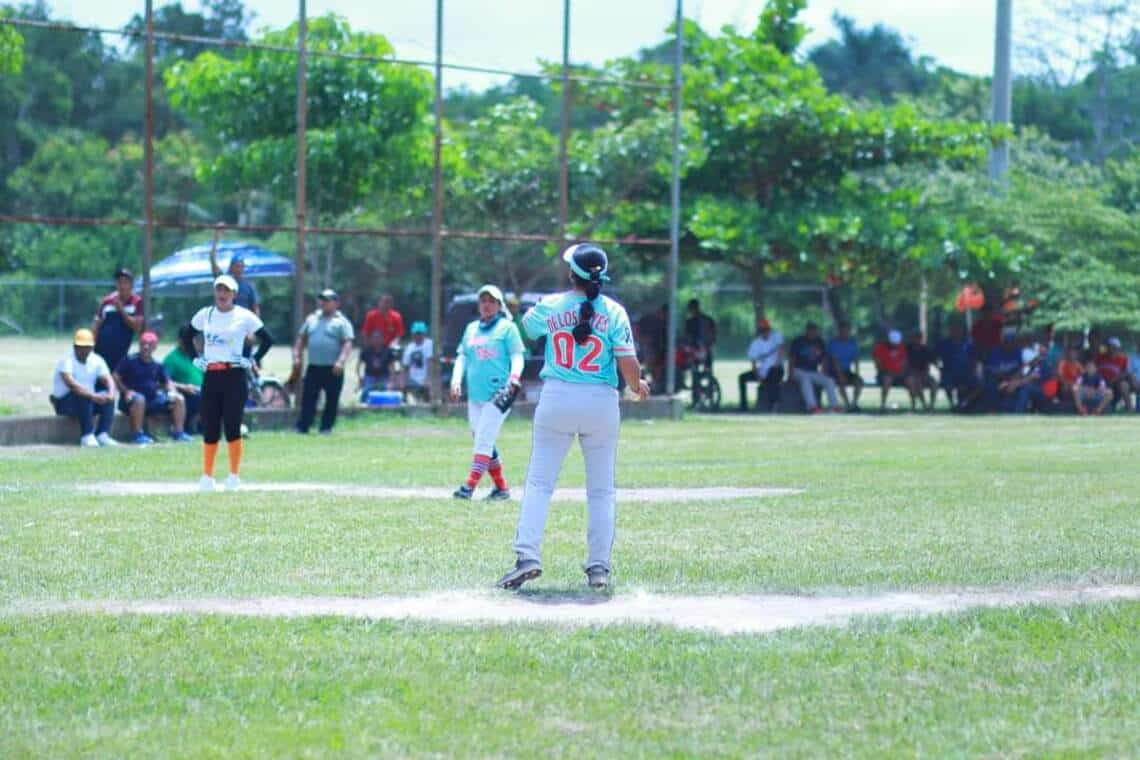 Medias Rojas de Hidalgo se proclaman campeonas de la Liga de Softbol Femenil de Comalcalco 2024, logrando el tricampeonato